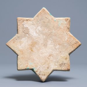 Een stervormige tegel met Lajvardina glazuur met turquoise fondkleur, Kashan, Iran, 13e eeuw — foto 2