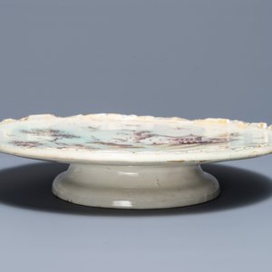 Een tazza met landschap in Italiaanse majolica, Pavia, atelier Levantino, 18e eeuw — foto 3