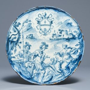 Een tazza met wapendecor in Italiaanse majolica, Savona, 18e eeuw — foto 1
