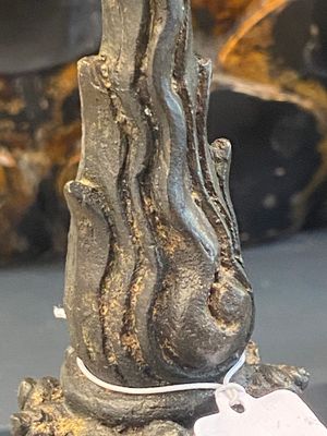 Een Thaise bronzen Boeddha in bhumisparsha mudra, 18/19e eeuw — foto 3