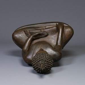 Een Thaise bronzen Boeddha in bhumisparsha mudra, 18/19e eeuw — foto 5
