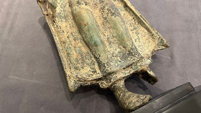 Een Thaise bronzen Boeddha in Dvaravati-stijl, wellicht 7/8e eeuw — foto 4