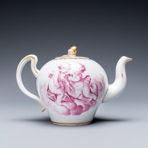 Een theepot in Doorniks porselein met purper en verguld decor van amors, ca. 1765 — foto 4