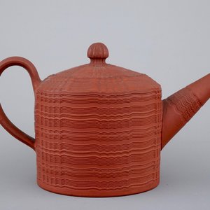 Een theepot met deksel, Staffordshire, 18e eeuw — foto 1