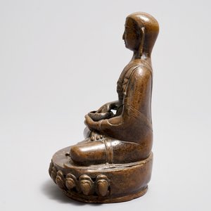 Een Tibetaanse bronzen figuur van Boeddha, 18/19e eeuw — foto 5