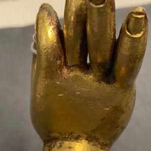 Een Tibetaanse verguld bronzen en koperen arm van Boeddha, Ming — foto 11