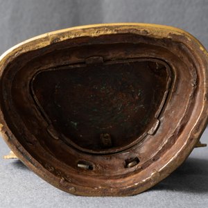 Een Tibetaanse verguld bronzen groep met Manjusri en Prajnaparamita met inscriptie, 17/18e eeuw — foto 28
