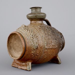 Een tonvormige steengoed kruik, Waldenburg, ca. 1650 — foto 1