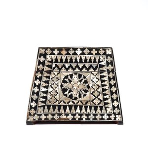 Een trapezoïde doos met parelmoer inlegwerk, wellicht Gujarat, Mughal India, 18/19e eeuw — foto 5