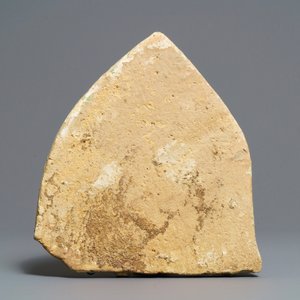 Een turquoise geglazuurde nistegel met reliëfdecor, Kashan, Iran, 12/13e eeuw — foto 2