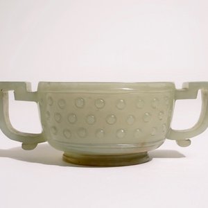 Een twee-orige kom in Chinese celadon jade, 19e eeuw — foto 1