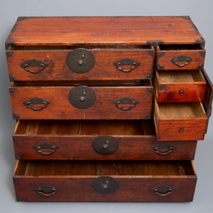 Een tweedelig Japans tansu kabinet, Meiji, 19e eeuw — foto 7