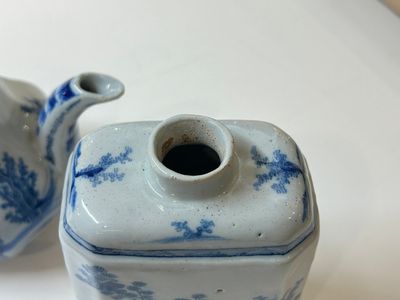 Een uiterst zeldzaam blauw-wit Delfts vijfdelig theeservies, 18e eeuw — foto 11