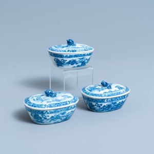 Een uitgebreid Chinees blauw-wit servies met jachtdecor, 18/19e eeuw — foto 28