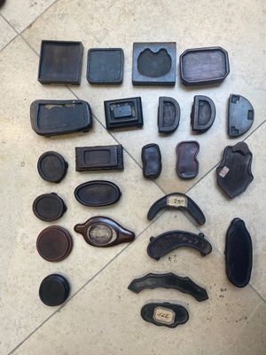 Een uitgebreide verzameling van 137 gevarieerde Chinese kleine houten sokkels, 19/20e eeuw — foto 6