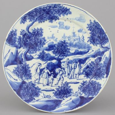 Een uitzonderlijk fijn Delfts aardewerken bord, ca. 1720