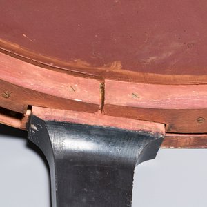 Een uitzonderlijk groot Chinees rijsttafelservies in Canton email in originele Cantonese vergulde en gelakte presenteertafel, 18/19e eeuw — foto 14