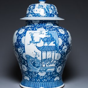 Een uitzonderlijk groot paar Chinese blauw-witte dekselvazen, 19/20e eeuw — foto 6