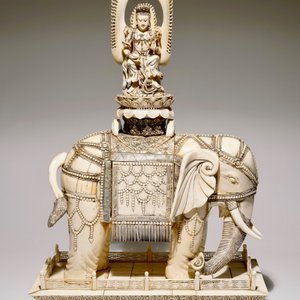 Een uitzonderlijk groot paar ivoren figuren van Guanyin op een olifant, 19e eeuw — foto 8