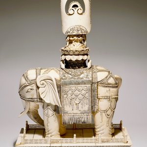 Een uitzonderlijk groot paar ivoren figuren van Guanyin op een olifant, 19e eeuw — foto 10