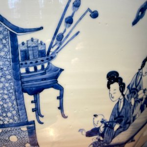 Een uitzonderlijk grote Chinese blauw-witte kom, Kangxi — foto 36