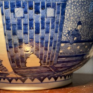 Een uitzonderlijk grote Chinese blauw-witte kom, Kangxi — foto 45