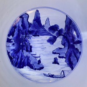 Een uitzonderlijk grote Chinese blauw-witte kom, Kangxi — foto 8