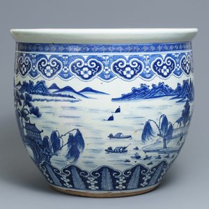 Een uitzonderlijk grote Chinese blauwwitte vissenkom, 19e eeuw — foto 2