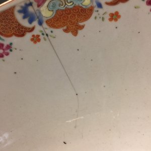 Een uitzonderlijk grote Chinese famille rose kom met floraal decor, Qianlong, 18e eeuw — foto 7