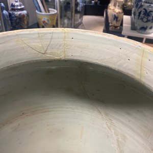 Een uitzonderlijk grote Chinese Imari-stijl dekselvaas met reliëfdecor, Kangxi — foto 10