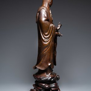 Een uitzonderlijk grote Chinese met zilver ingelegde bronzen figuur van Guanyin, Yutang Shi Sou merk, Qing — foto 3
