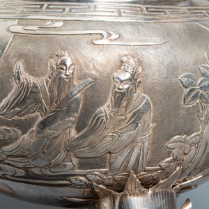 Een uitzonderlijk grote Chinese zilveren wierookbrander met inscriptie, 19e eeuw — foto 32