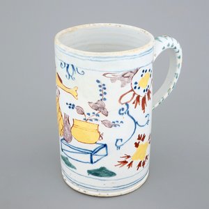 Een uitzonderlijk grote polychrome Delftse pint, 18e eeuw — foto 1