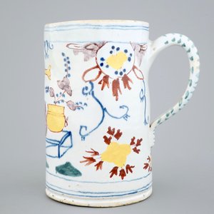 Een uitzonderlijk grote polychrome Delftse pint, 18e eeuw — foto 2