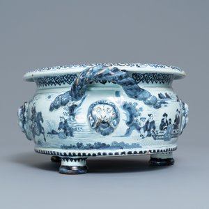 Een uitzonderlijke blauw-witte Delftse jardinière met chinoiserie decor, eind 17e eeuw — foto 3
