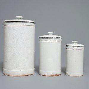 Een uitzonderlijke collectie van 35 apothekerspotten, Rouen, Frankrijk, eind 18e eeuw — foto 18