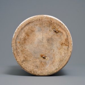Een uitzonderlijke grote blauw-witte albarello-type apothekerspot, Nevers, Frankrijk, 18e eeuw — foto 6