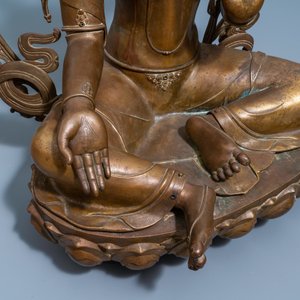 Een uitzonderlijke grote bronzen figuur van de Witte Tara, Nepal, 19e eeuw — foto 2