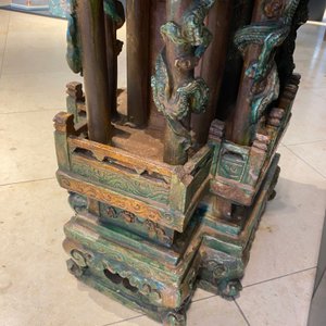 Een uitzonderlijke grote Chinese sancai-geglazuurde pagode met inscripties, gedateerd 1550, Ming — foto 71