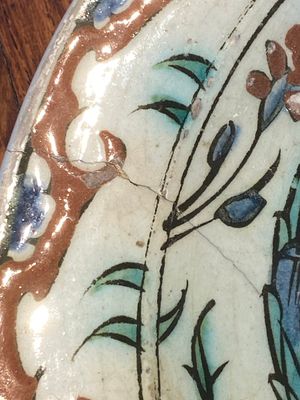 Een uitzonderlijke polychrome Iznik schotel met een pauw, Turkije, laatste kwart 16e eeuw — foto 4