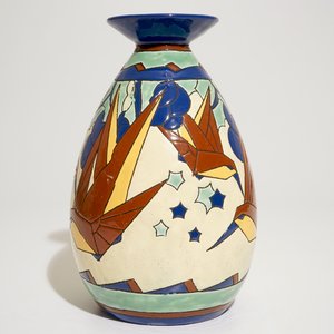 Een vaas met gestileerde vogels in vlucht, Charles Catteau voor Boch Frères Keramis, ca. 1931 — foto 3
