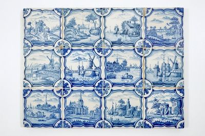 Een veld van 12 blauwwitte Delftse tegels met fijne landschappen, 18e eeuw