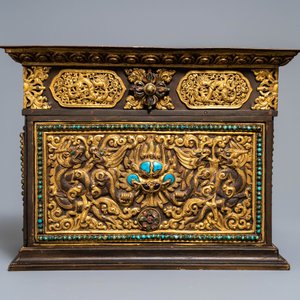 Een verguld bronzen en koperen inklapbare 'tepchog' altaartafel, Tibet, 19e eeuw — foto 2