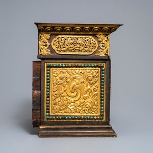 Een verguld bronzen en koperen inklapbare 'tepchog' altaartafel, Tibet, 19e eeuw — foto 3