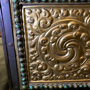 Een verguld bronzen en koperen inklapbare 'tepchog' altaartafel, Tibet, 19e eeuw — foto 32