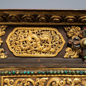 Een verguld bronzen en koperen inklapbare 'tepchog' altaartafel, Tibet, 19e eeuw — foto 8