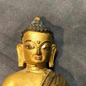 Een verguld bronzen figuur van Boeddha Vajrasana, Tibet, 15/16e eeuw — foto 11