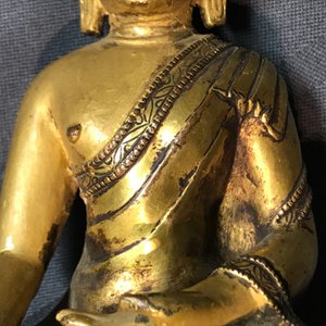 Een verguld bronzen figuur van Boeddha Vajrasana, Tibet, 15/16e eeuw — foto 15