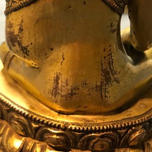 Een verguld bronzen figuur van Boeddha Vajrasana, Tibet, 15/16e eeuw — foto 24