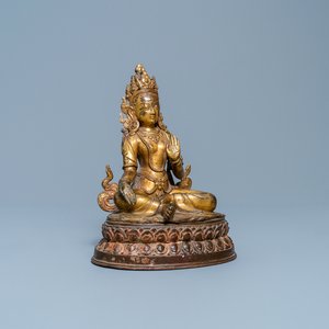 Een verguld bronzen figuur van de Witte Tara, Nepal, 16e eeuw — foto 1
